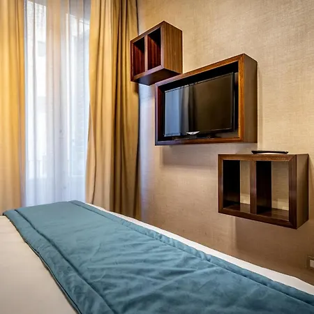 Apartment Yid Santa Maria Novella With Balcony